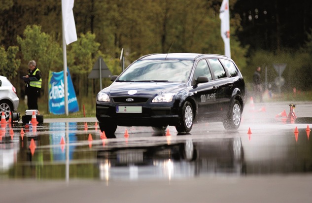 Verkehrswacht und DSEE bedanken sich bei 200 Ehrenamtlichen mit Fahrsicherheitstrainings