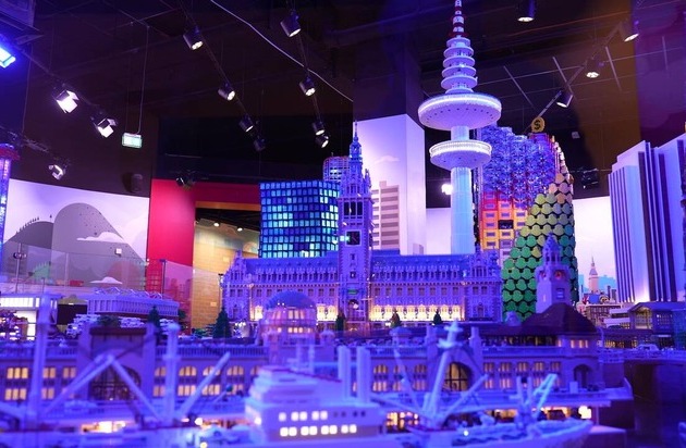 Am 13. Juni 2025 eröffnet das LEGO Discovery Centre Hamburg / Exklusiver Einblick in die LEGO MINI WORLD mit Hamburger Wahrzeichen wie Rathaus und Elbphilharmonie / Tickets ab 23. Mai im Vorverkauf