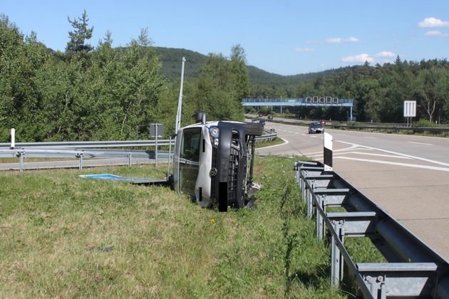 POL-PDKL: A6/Kaiserslautern, Zu schnell in die Ausfahrt gefahren