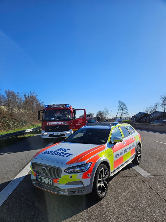 FW Weinheim: Tödlicher Verkehrsunfall auf der A5 bei Hemsbach - Rettungshubschrauber und MIC im Einsatz.