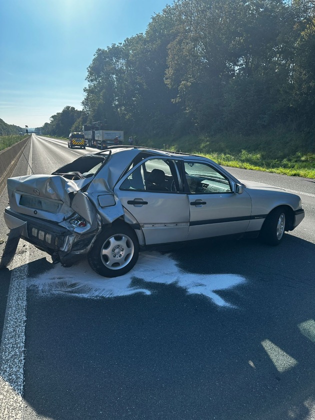 FW Bergheim: Ein Verletzter nach Verkehrsunfall auf Autobahn 61 bei Bergheim