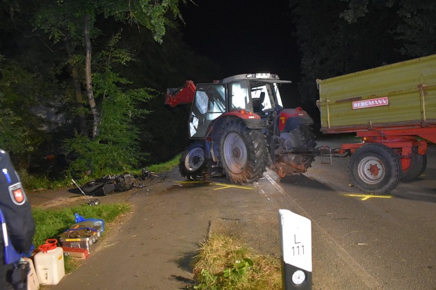 POL-STD: 26-jähriger Motorradfahrer bei Unfall in Drochtersen schwer verletzt