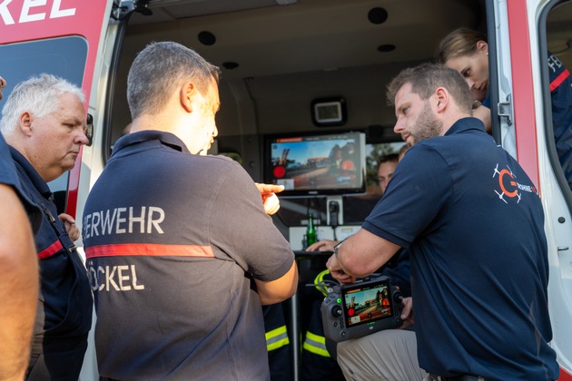 FW Flotwedel: Übergabe der neuen Drohne an die Ortsfeuerwehr Bröckel