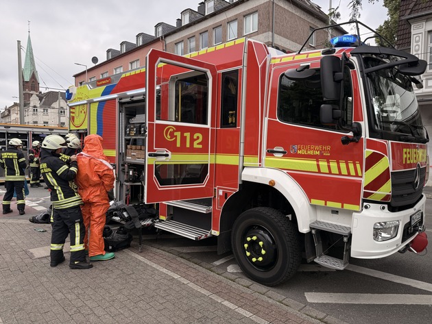 FW-MH: Gefahrstofffund in Wohnhaus - Feuerwehr sichert Behälter