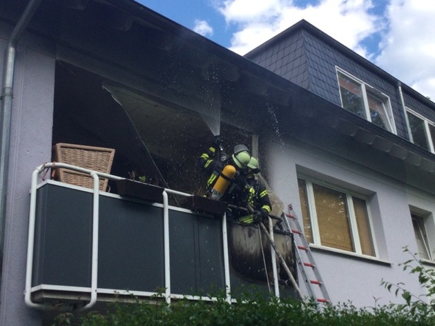 FW-BN: Einsatzreicher Sonntag für Feuerwehr und Rettungsdienst Bonn / 1 Person aus dem Rhein gerettet, 18 Brandschutz- und Hilfeleistungeinsätze sowie 112 Rettungsdiensteinsätze innerhalb von 12 Stunden