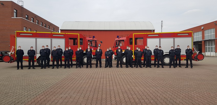 FW-EN: 24 Feuerwehrkräfte werden ausgebildet