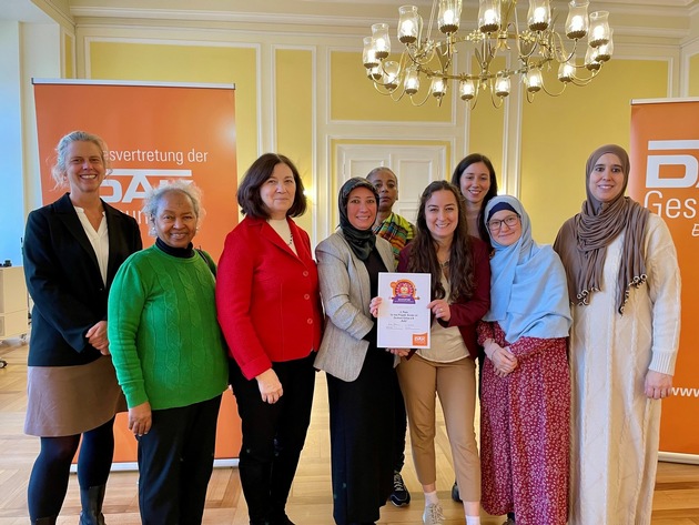 „Team Phönika &amp; Friends“ aus Kassel gewinnt Wettbewerb für ein gesundes Miteinander in Hessen