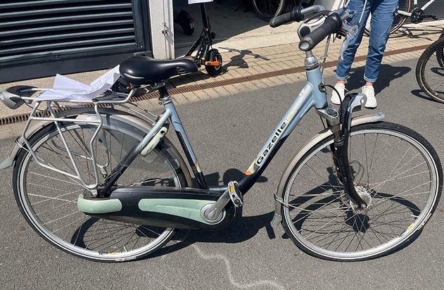 POL-ST: Ibbenbüren, Eigentümer zweier Fahrräder gesucht