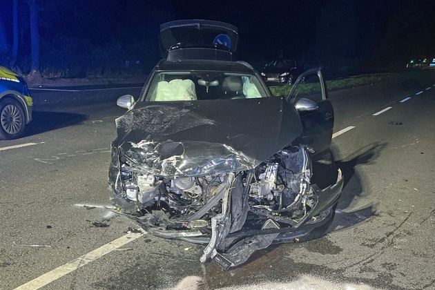 POL-ME: Zwei Verletzte und hoher Sachschaden nach Verkehrsunfall - Langenfeld - 2409102