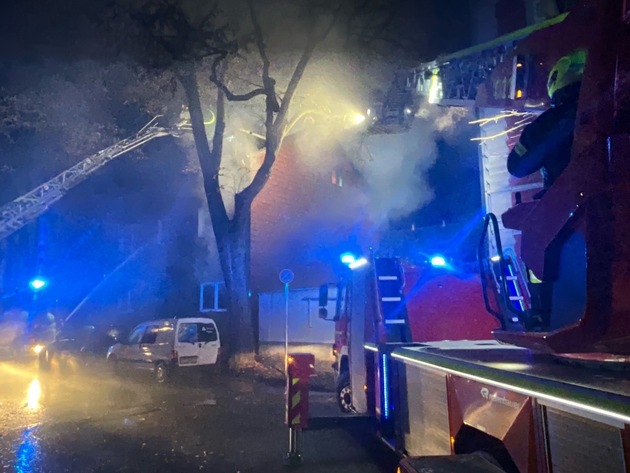 FW-GE: Vollbrand eines leerstehenden Gebäudes