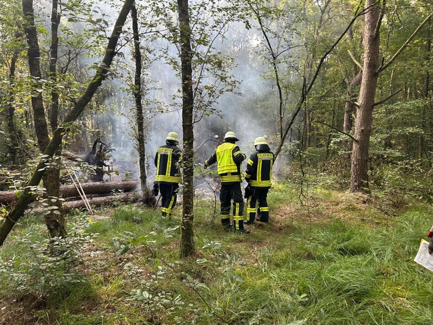 FW-ROW: Schwellbrand auf Truppenübungsplatz - Feuerwehren verhindern Ausbreitung