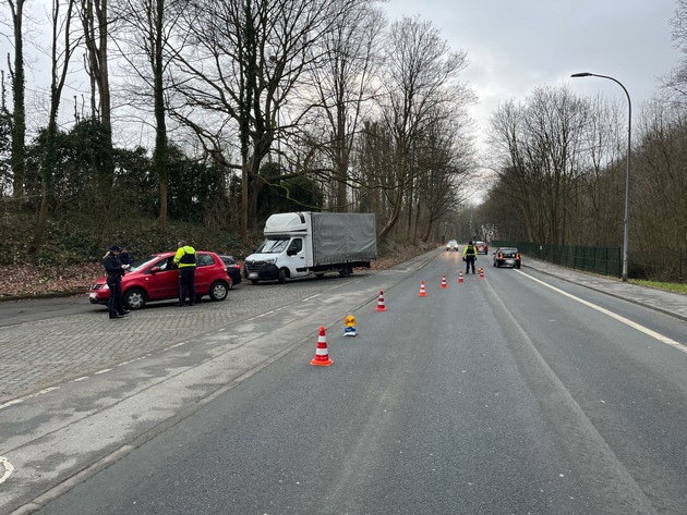 POL-SO: Gemeinsamer Schwerpunkteinsatz von Polizeiwache und Verkehrsdienst