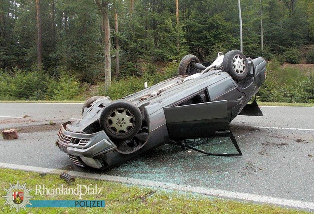 POL-PPWP: Mit Auto auf B37 überschlagen