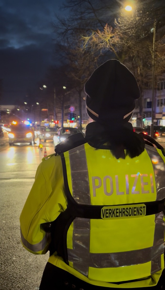 POL-W: W/SG Freitagabend in Solinger und Wuppertaler Innenstädten - Großkontrollen der Polizei