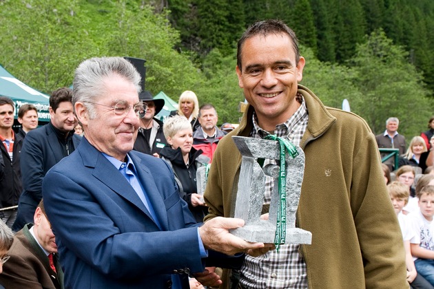 Bundespräsident Dr. Heinz Fischer und Umweltminister DI Niki Berlakovich eröffnen Klimaschule