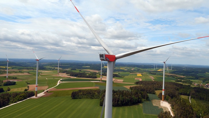 Windanteil im kommunalen Strommix steigt - Trianel und Stadtwerke nehmen Windparks in Bayern in Betrieb