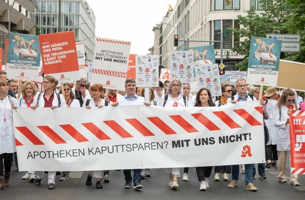ABDA Bundesvgg. Dt. Apothekerverbände: Apotheken-Protesttag setzt starkes Zeichen gegen die Untätigkeit der Gesundheitspolitik