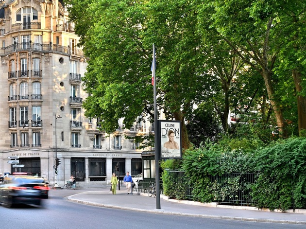 In Zusammenarbeit mit Jackie Lombard und AEG Presents begleitet JCDecaux die R&uuml;ckkehr von C&eacute;line Dion auf die B&uuml;hne in Frankreich und weltweit.