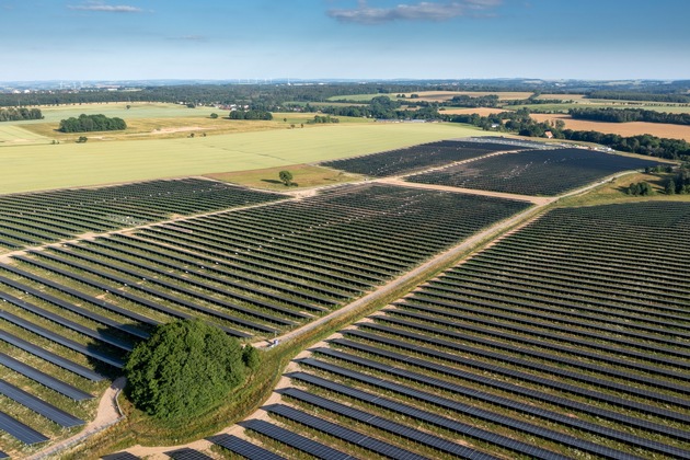 Anspruchsvoller 54-MW-Solarpark in Kleinschirma in Betrieb