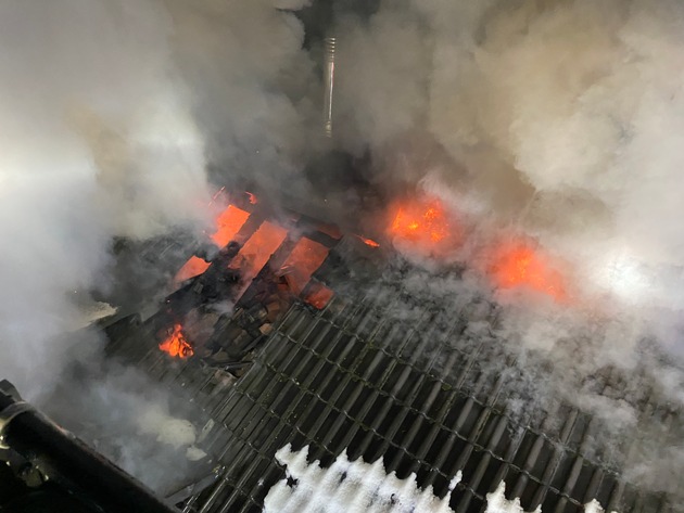 FW-OE: Gebäudebrand in Olpe-Stachelau