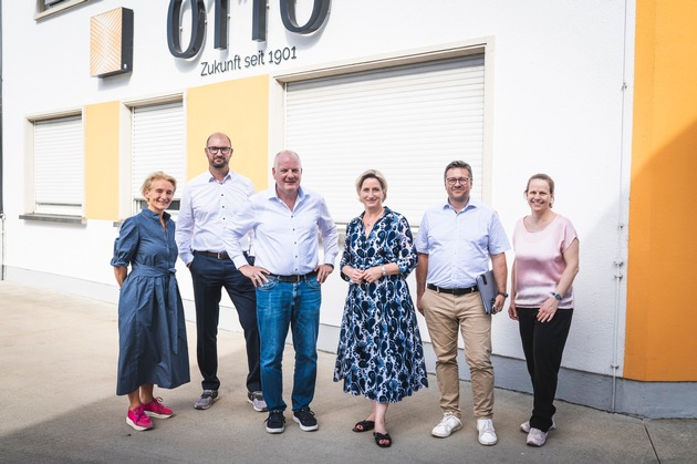 Gebr. Otto empfängt Wirtschaftsministerin des Landes Baden-Württemberg: Gratulation für den Mittelstand, Wünsche ans Ministerium