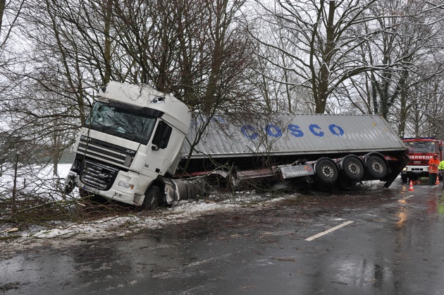 POL-WL: Lkw auf B75 gedreht