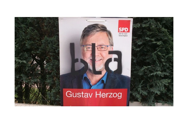 POL-PPWP: Wahlplakate beschmiert - Zeugen gesucht!