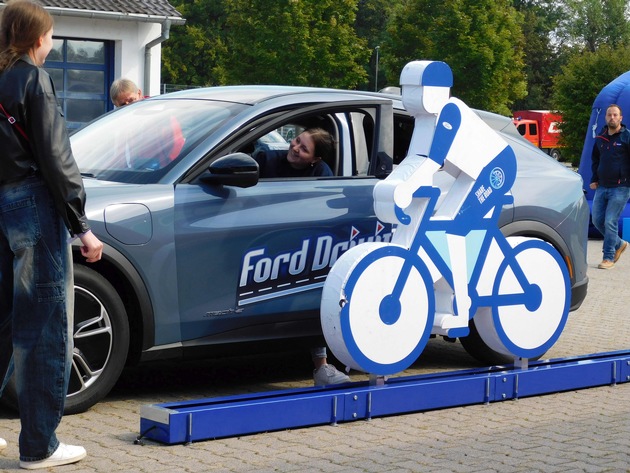 Ford startet Programm zur Verbesserung der Sicherheit im Straßenverkehr