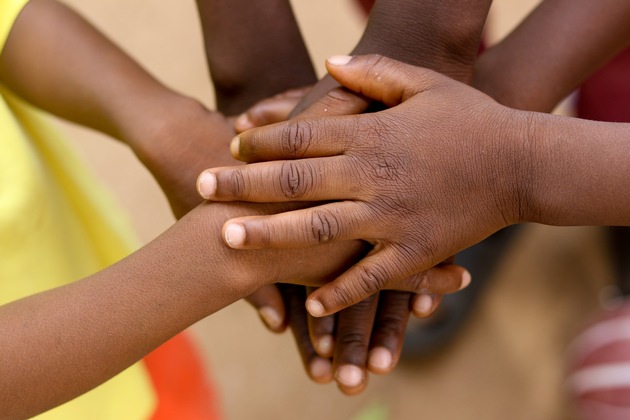 Golpe in Niger – Relazione su esperienze personali dal Tigrè – I rifugiati ucraini si trasferiscono – Focus: dare voce ai bambini