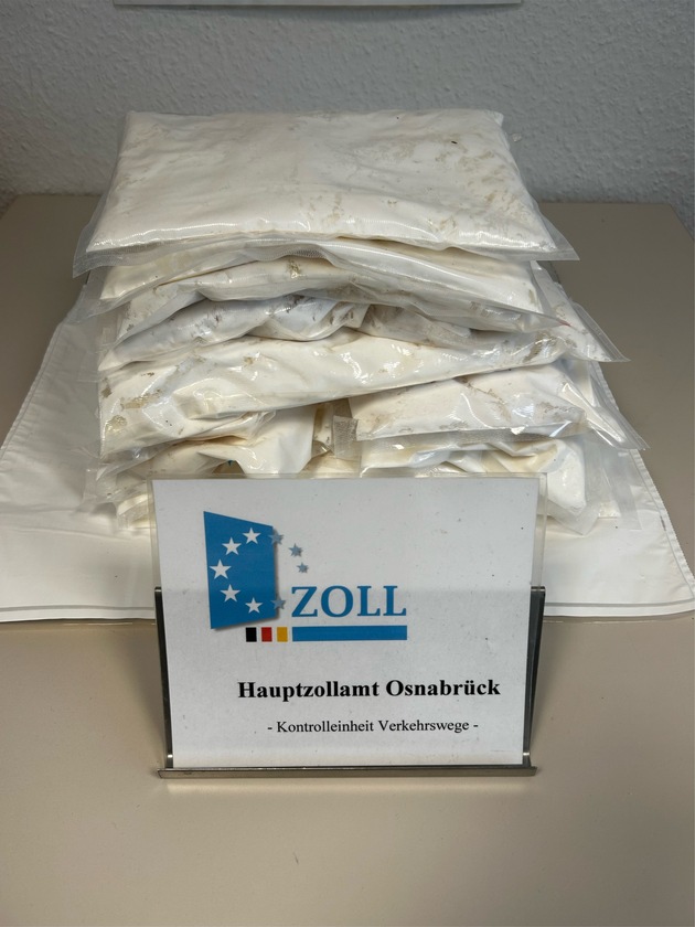 HZA-OS: Sp&uuml;rhund Cracker hatte den richtigen Riecher; Osnabr&uuml;cker Zoll stellt Drogen im Wert von rund 100.000 Euro sicher