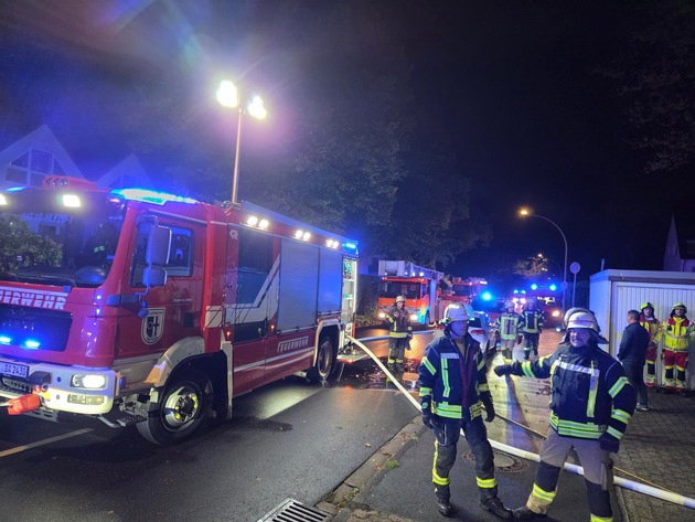 FW Datteln: Wohnungsbrand am Neuer Weg - Eine Person verletzt