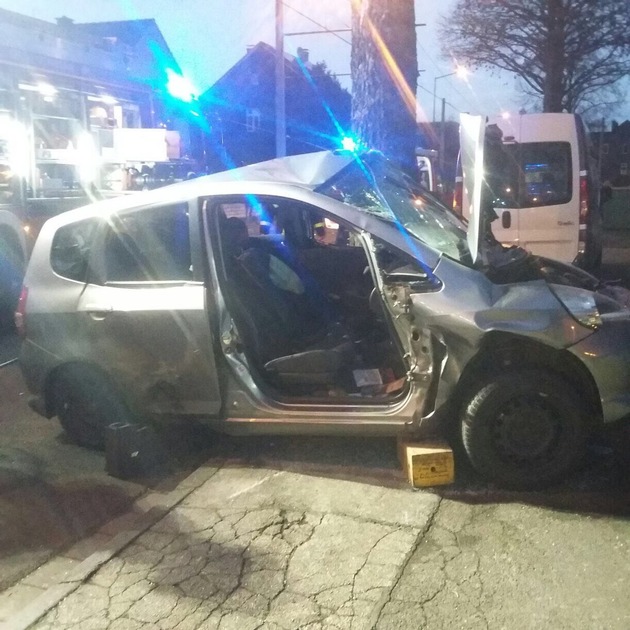 FW-BO: Verkehrsunfall auf dem Castropoer Hellweg