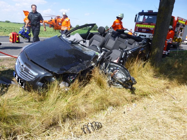 POL-NI: Schwerer Verkehrsunfall  -Bild im Download-