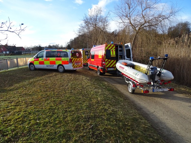 FW Reichenau: Person aus dem Ententeich gerettet, Reichenau-Lindenb&uuml;hl, 03.02.2026
