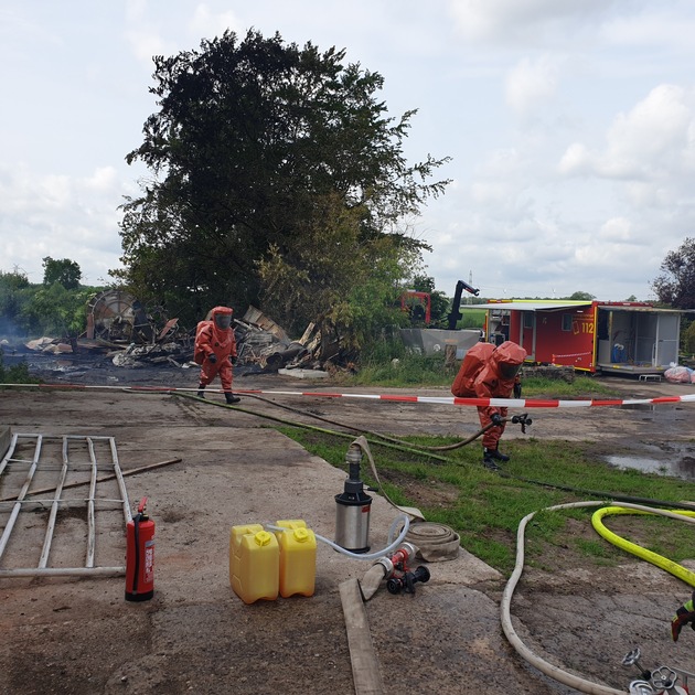 FW-RD: Gefahrstoffeinsatz der Feuerwehren in Padenstedt (Kreis Rendsburg-Eckernförde)