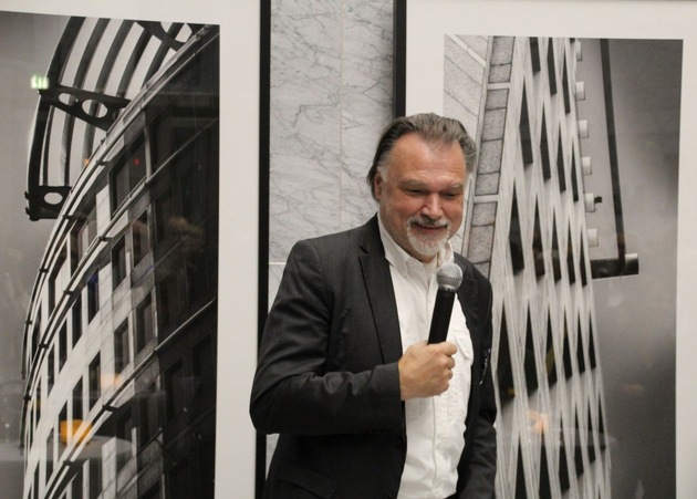 Pressemitteilung: Vernissage Vertical - Horst Hamann zeigt 50 neue Architekturfotografien