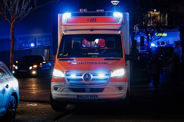 FW-MK: Feuerwehr rettet Frau aus verrauchter Wohnung - Rauchmelder retten Leben