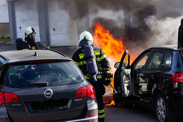 FW-MK: PKW-Brand am Steinhügel