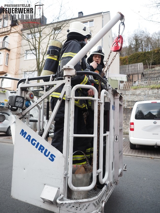 FW-MK: Kaminbrand im Mehrfamilienhaus