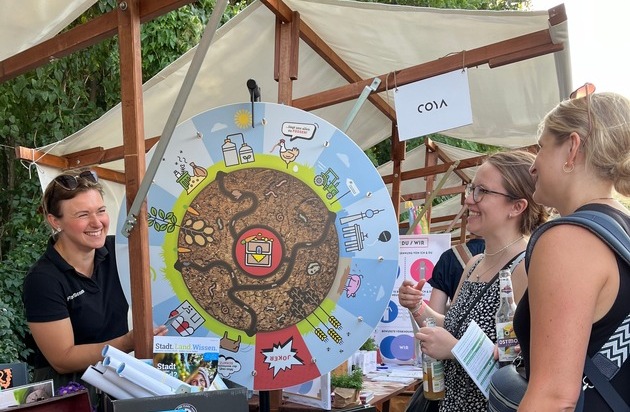 Forum Moderne Landwirtschaft e.V.: Blühende Zukunft Tour: Wie AgrarScouts Landwirtschaft erlebbar machen