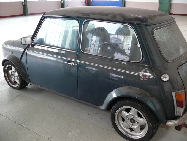 HZA-D: Mini Pf&auml;ndung mit maxi Erfolg f&uuml;r den Zoll / Zoll pf&auml;ndet vermeintlichen "Schrott-Mini" und versteigert ihn f&uuml;r &uuml;ber 15.000 Euro