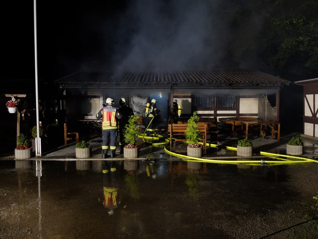 FW-GE: Brand im Vereinsheim Resse