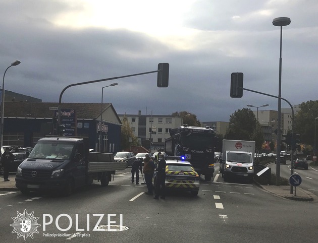POL-PPWP: Unfall auf Mainzer Straße