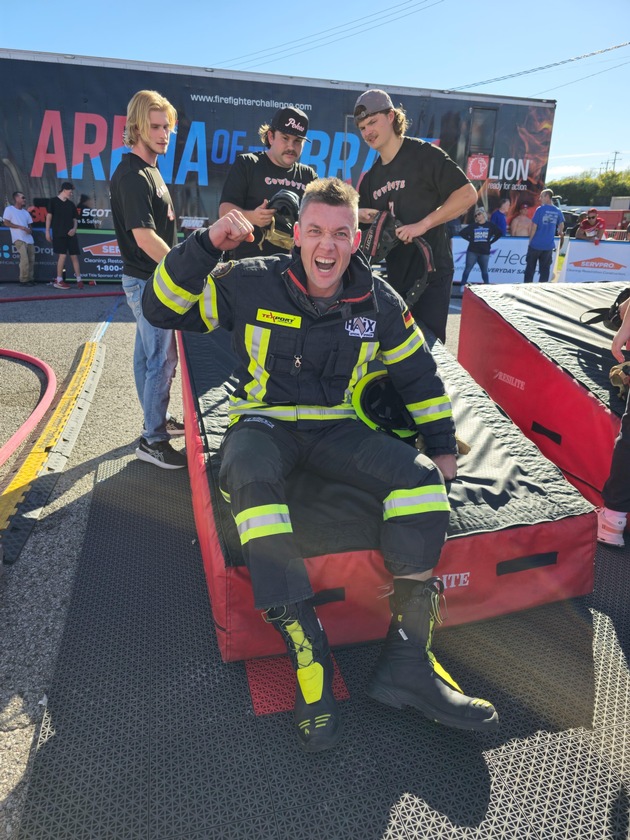 FW Dinslaken: Dinslakener Feuerwehrmann bei Feuerwehrwettkämpfen in Nashville