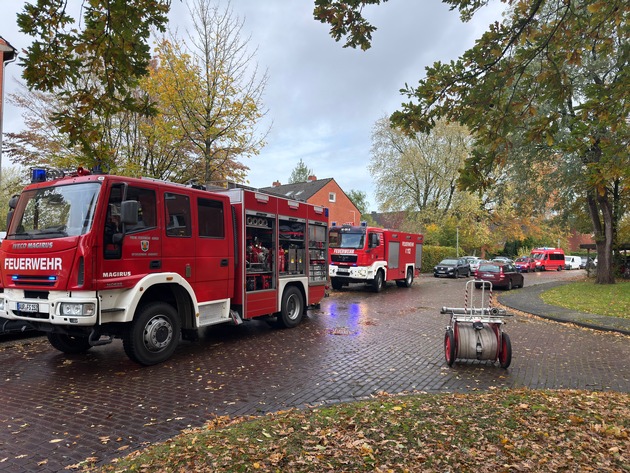FW-AUR: Essensreste auf Herdplatte verkohlt