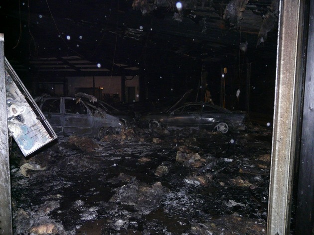 POL-WL: Millionenschaden durch Brand im Autohaus