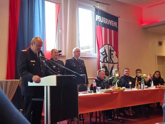 FW-ROW: &quot;Feuerwehr wichtiger denn je&quot; - Delegiertenversammlung des Kreisfeuerwehrverbandes Rotenburg e.V. in Jeersdorf