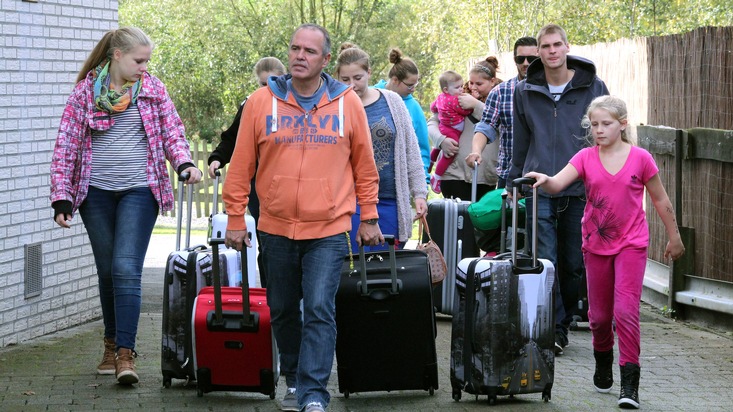 Ferien auf dem Bauernhof: &quot;Die Wollnys - Eine schrecklich große Familie!&quot; erobern das Landleben