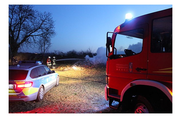 FW-WRN: Osterfeuer 2018 - Anmelden, beaufsichtigen, kontrollieren / Flammenfalle für Tiere vermeiden