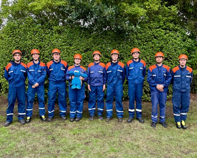 FW-OLL: Mitglieder von drei Jugendfeuerwehren aus dem Landkreis Oldenburg erhalten Leistungsspange - Premiere für zwei Jugendliche aus der Gemeinde Großenkneten